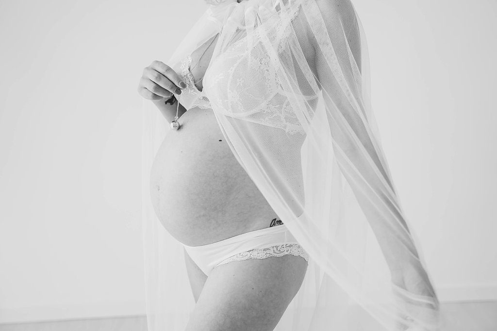 Servizio fotografico di gravidanza a studio a Roma 0018 - Ricomincio dal mio nuovo spazio | Servizio fotografico di gravidanza a studio